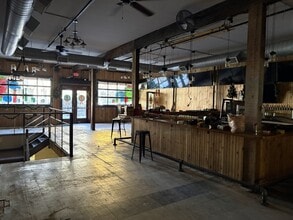 944 Elm St, Manchester, NH à louer Photo intérieure– Image 1 sur 16