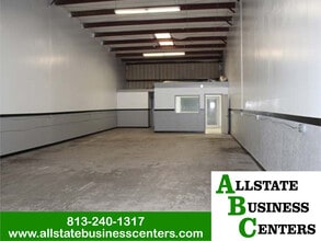 13215 N Nebraska Ave, Tampa, FL à louer Photo intérieure– Image 1 sur 5