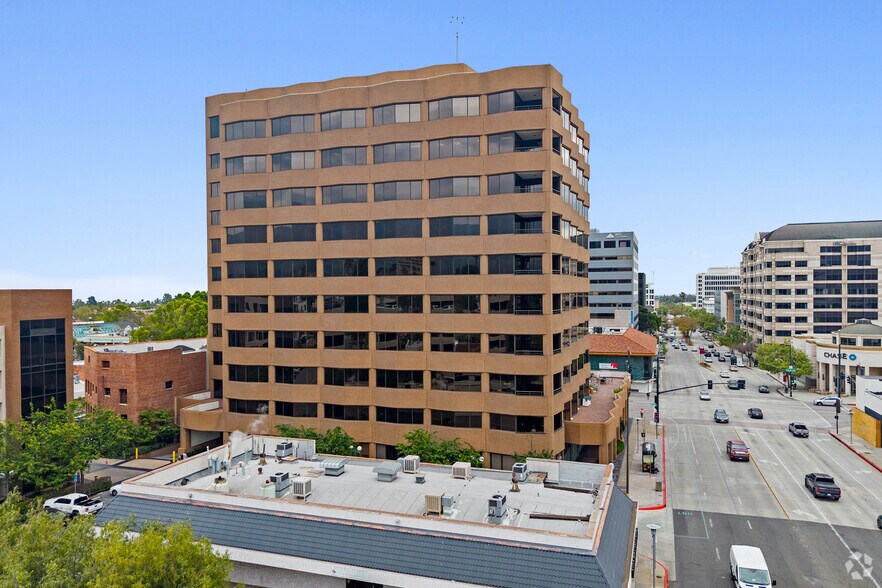 2 N Lake Ave, Pasadena, CA à louer - Photo de l’immeuble – Image 3 sur 7