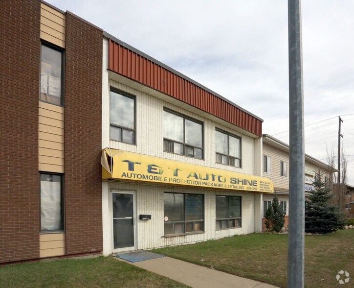 10012 79 Av NW, Edmonton, AB à vendre - Photo de l’immeuble – Image 3 sur 17