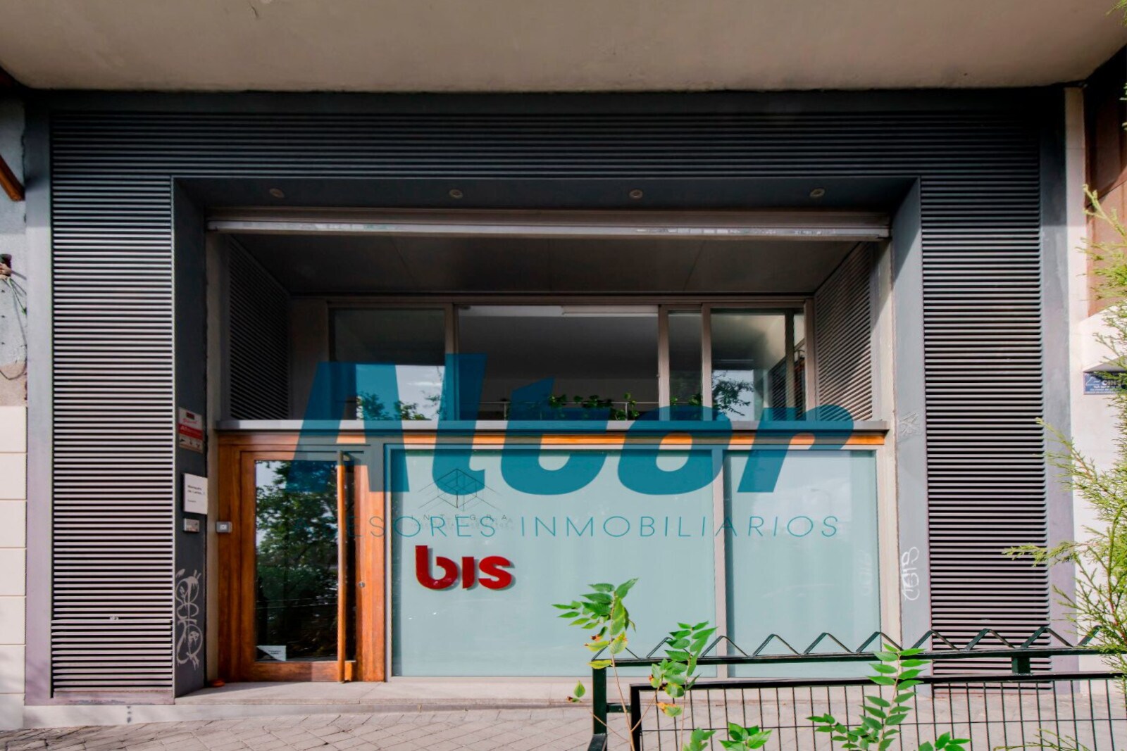 Immeuble residentiel dans Madrid, Madrid à vendre Photo principale– Image 1 sur 9