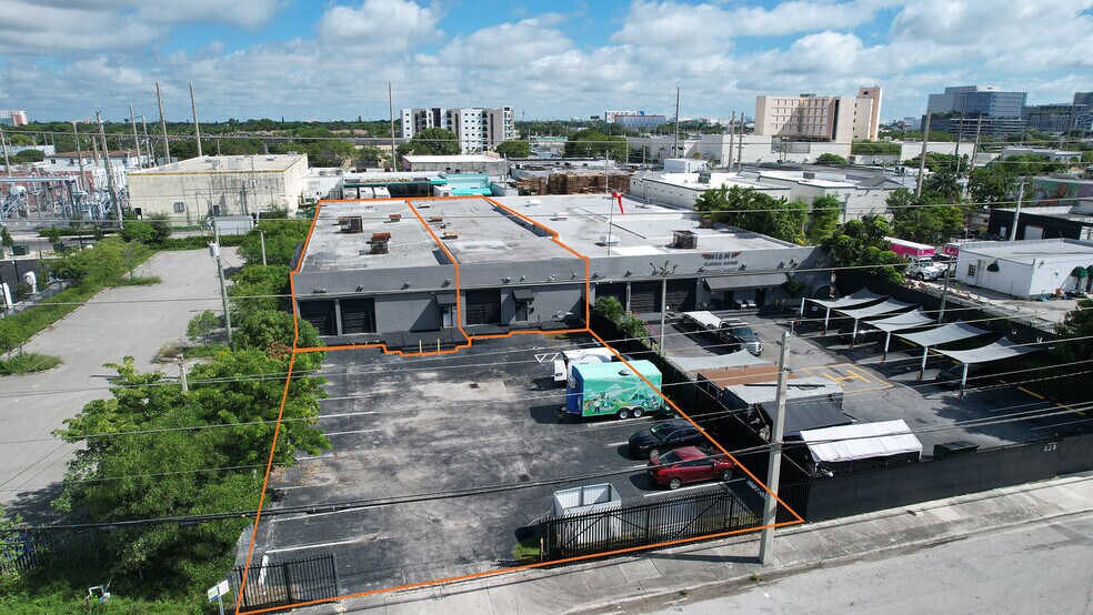 829-833 NW 21st St, Miami, FL à louer - Photo de l’immeuble – Image 3 sur 6