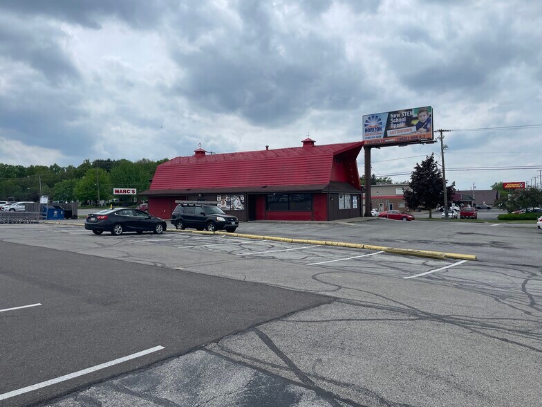 4777 Mahoning Ave, Youngstown, OH à louer - Photo de l’immeuble – Image 2 sur 15