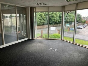 2 The Quadrant, Green Ln, Heywood à louer Photo intérieure– Image 1 sur 5