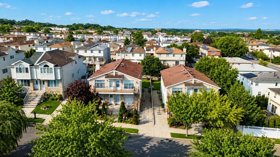 134-142 Monahan Ave portefeuille de 4 biens à vendre sur LoopNet.fr - Photo de l’immeuble – Image 3 sur 8