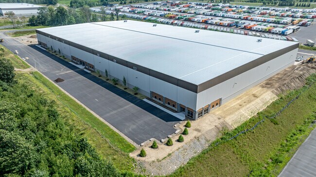 Plus de détails pour 555 Research Drive, Pittston Township, PA - Industriel/Logistique à louer