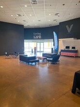 75400 Gerald Ford Dr, Palm Desert, CA à louer Photo de l’immeuble– Image 2 sur 10