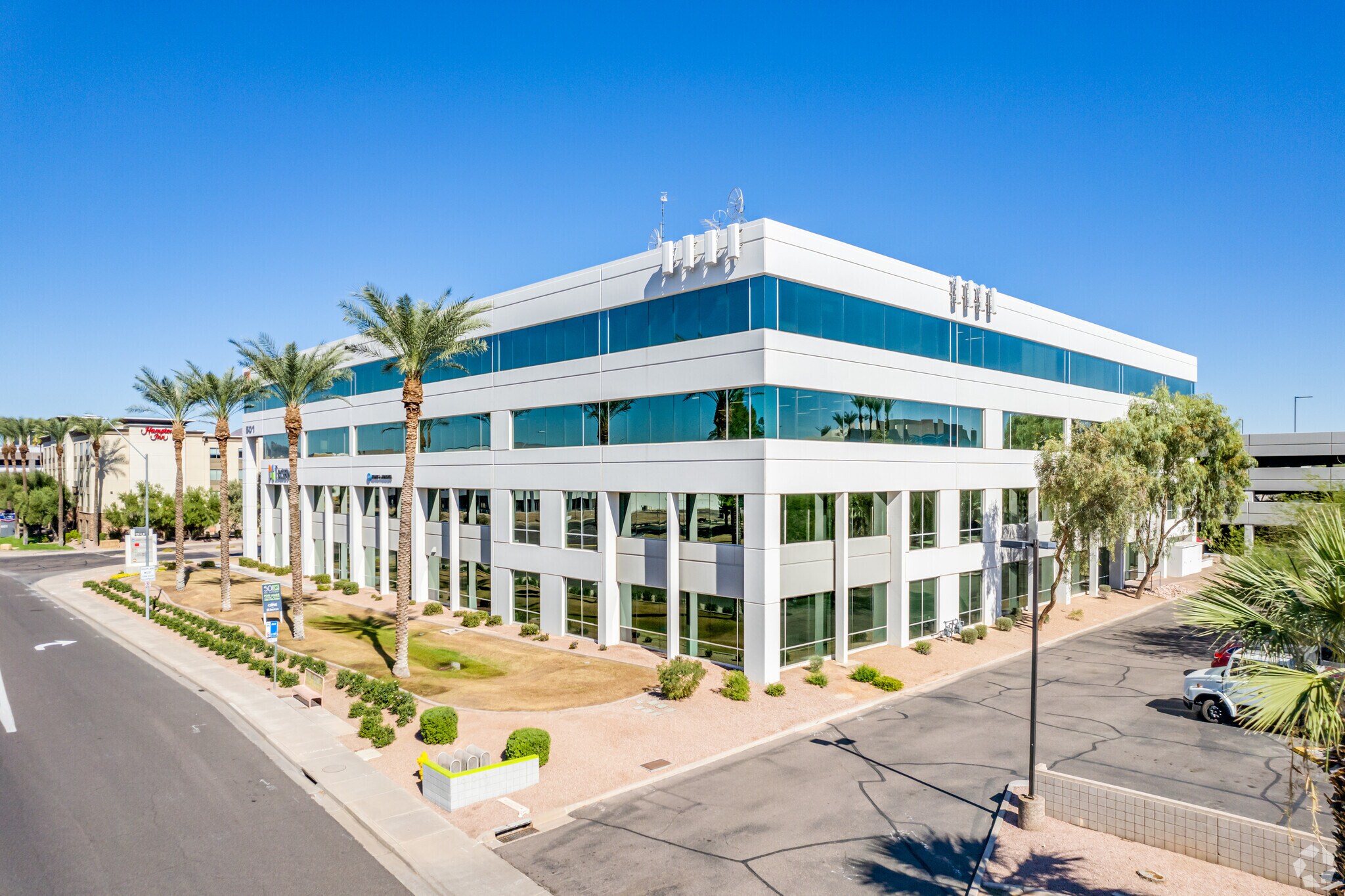 501 N 44th St, Phoenix, AZ à louer Photo principale– Image 1 sur 9