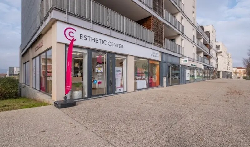 Local commercial dans Sathonay-Camp à vendre - Photo de l’immeuble – Image 1 sur 1