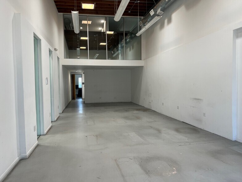 1084-1088 S Fairfax Ave, Los Angeles, CA à louer - Photo intérieure – Image 3 sur 11