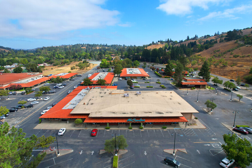 1355-1480 Moraga Way, Moraga, CA à louer - Photo de l’immeuble – Image 1 sur 6