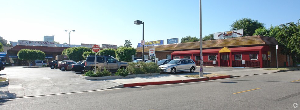 15600 Ventura Blvd, Encino, CA à louer - Photo principale – Image 1 sur 6