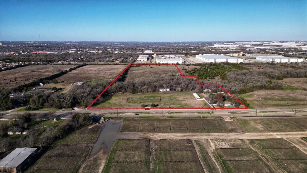 2105 N Houston School Rd, Lancaster, TX à vendre - Photo principale – Image 1 sur 3