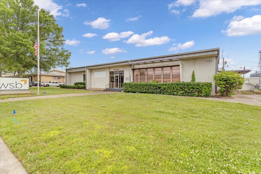 1485 N Main St, Paris, TX à vendre - Photo principale – Image 1 sur 42
