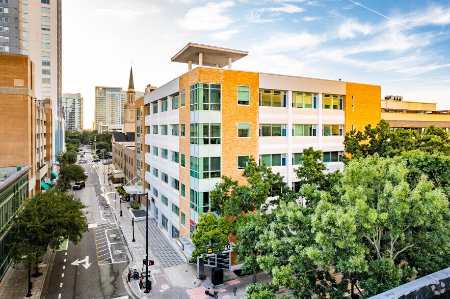 100 E Pine St, Orlando, FL à vendre - Photo de l’immeuble – Image 3 sur 4