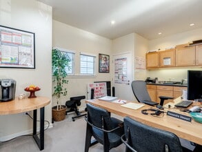 2800 E Evergreen Blvd, Vancouver, WA à louer Photo de l’immeuble– Image 1 sur 13