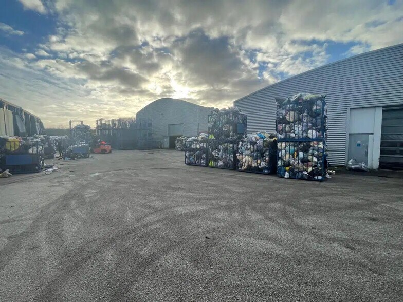 Bureau dans Vernon à louer - Photo de la construction – Image 3 sur 5