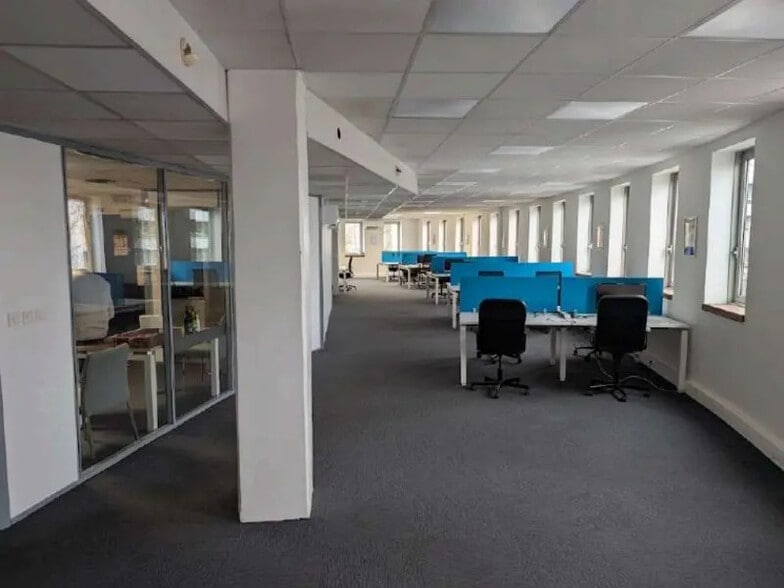 Bureau dans Lyon à vendre - Photo de l’immeuble – Image 2 sur 4