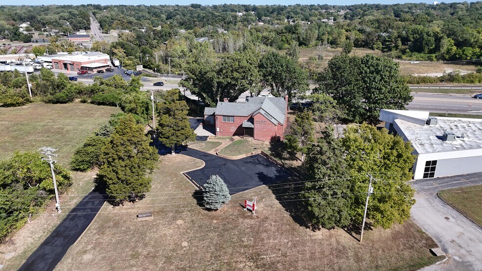 11144 Dorsett Rd, Maryland Heights, MO à vendre - Photo de l’immeuble – Image 3 sur 7