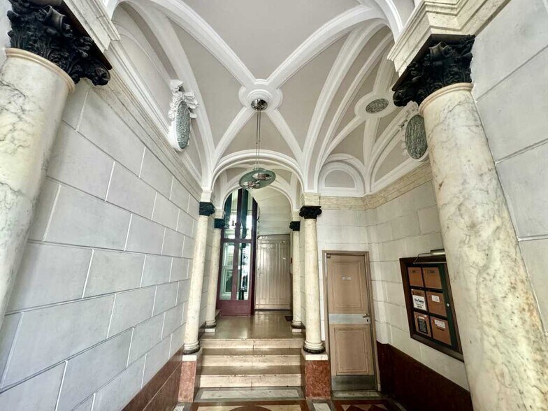 21 Avenue Jean Jaurès, Lyon à louer - Hall d’entrée – Image 3 sur 4