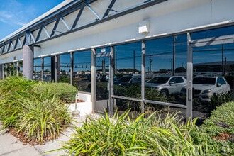 11701 S Belcher Rd, Largo, FL à louer Photo de l’immeuble– Image 2 sur 7