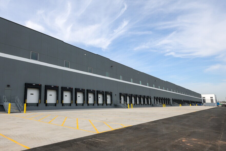 1 Nassau Pl, Staten Island, NY à louer - Photo de l’immeuble – Image 3 sur 19
