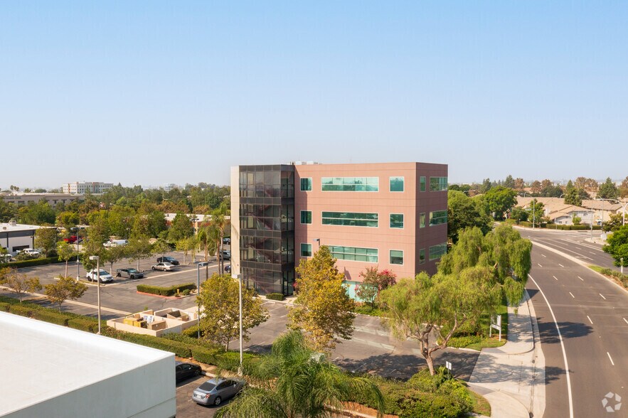 3270 Inland Empire Blvd, Ontario, CA à louer - Photo de l’immeuble – Image 3 sur 13