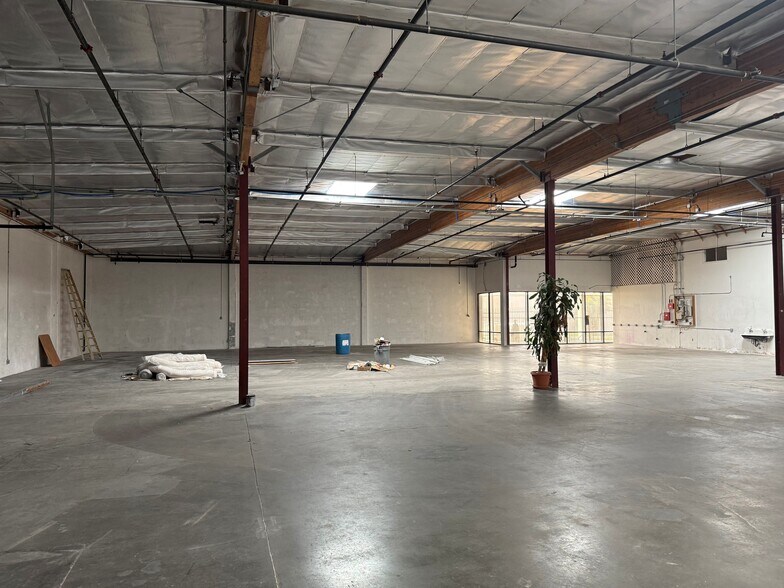 249 131st St, Los Angeles, CA à louer - Photo de l’immeuble – Image 2 sur 6