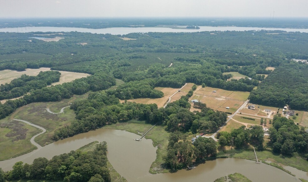 7707 Crittenden Rd, Suffolk, VA à vendre - Photo de l’immeuble – Image 3 sur 6