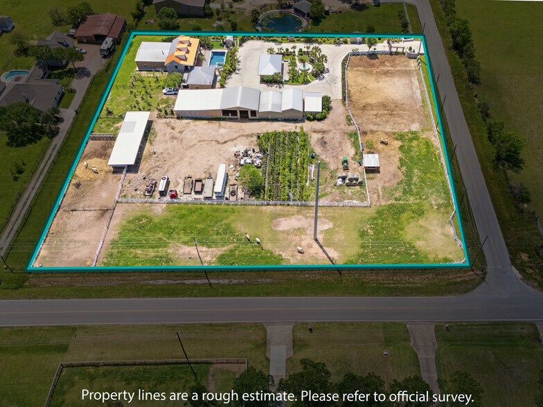 16914 Penick Rd, Waller, TX à vendre - Photo principale – Image 1 sur 86