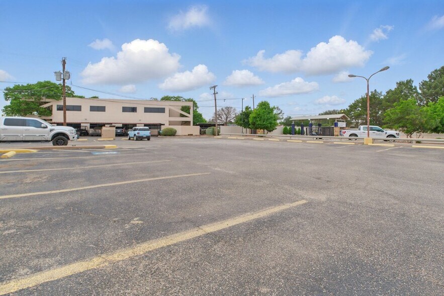 400 W Kansas, Midland, TX à vendre - Photo de l’immeuble – Image 3 sur 30