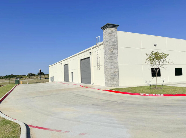 130 Business Park Dr, Hudson Oaks, TX à louer - Photo de l’immeuble – Image 3 sur 3