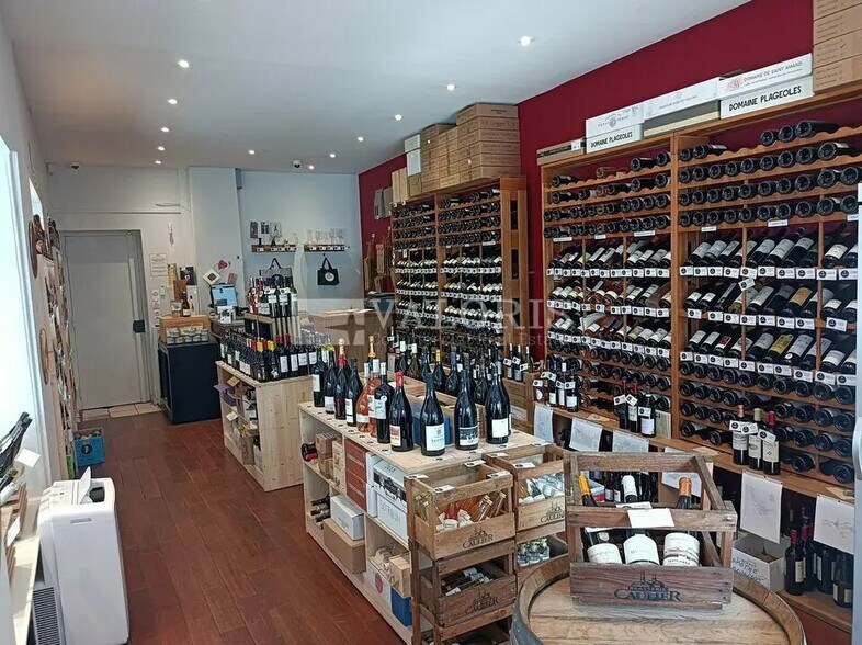 Local commercial dans Lyon à louer - Photo de l’immeuble – Image 2 sur 2