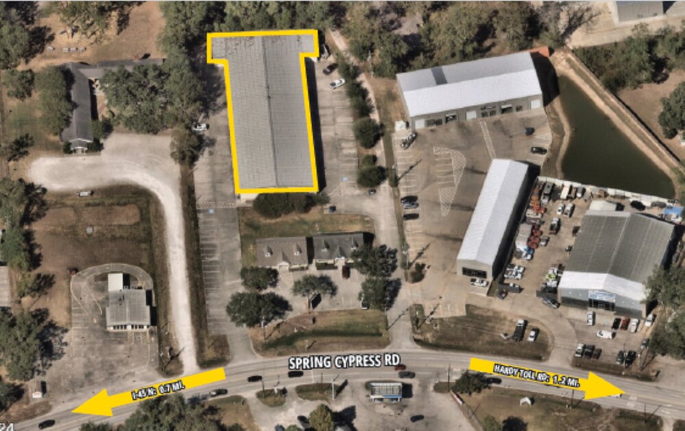 702 Spring Cypress Rd, Spring, TX à louer Photo principale– Image 1 sur 2