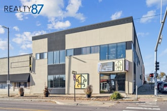 724 3rd Ave SE, Cedar Rapids, IA à vendre Photo de l’immeuble– Image 2 sur 43