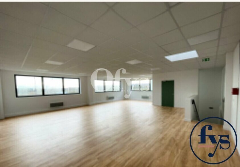 14 Rue Fulgencio Gimenez, Vaulx-en-Velin à vendre - Photo de l’immeuble – Image 3 sur 10