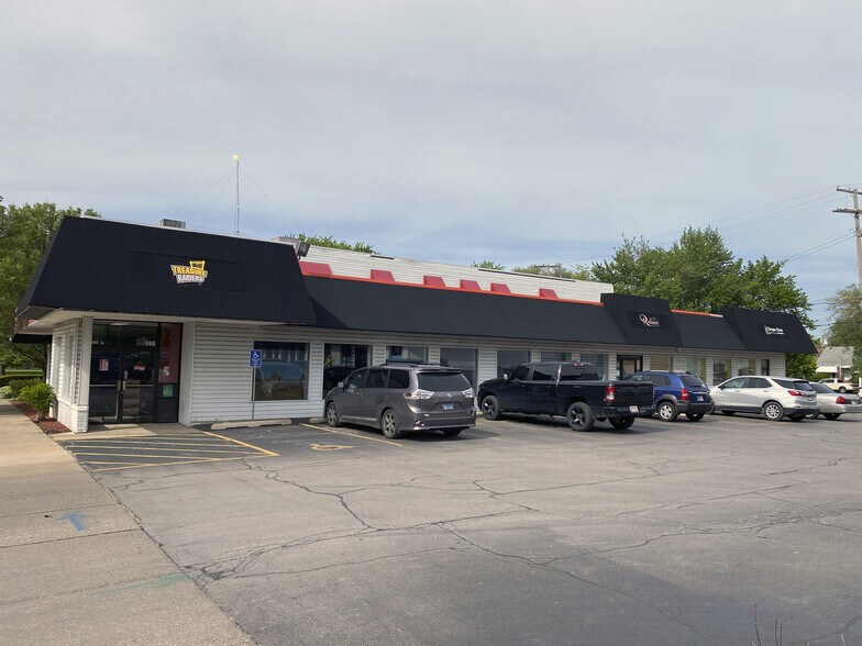 215 Ridge Rd, Munster, IN à louer - Photo de l’immeuble – Image 3 sur 14