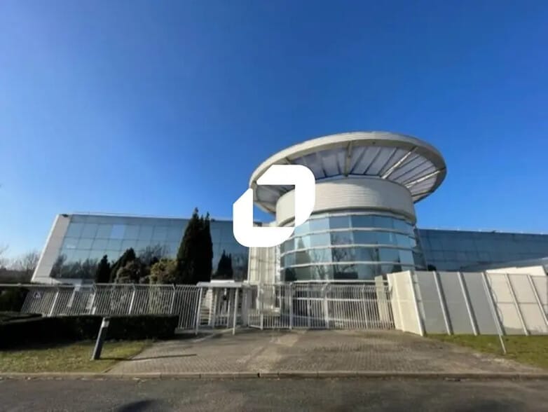 Industriel/Logistique dans Roissy-en-France à louer - Photo de l’immeuble – Image 1 sur 6