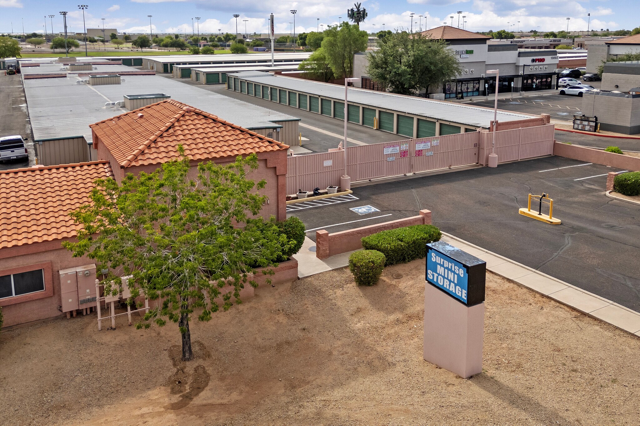 15701 N Reems Rd, Surprise, AZ à vendre Photo de l’immeuble– Image 1 sur 6