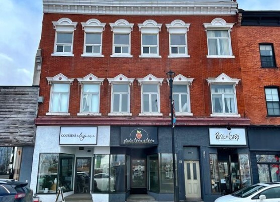 214-218 Rue Richelieu, Saint-jean-sur-richelieu, QC à vendre - Photo principale – Image 1 sur 1