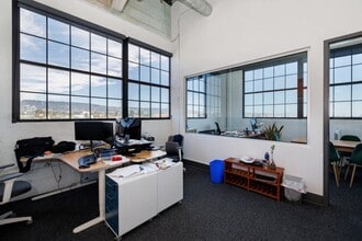 2744 E 11th St, Oakland, CA à louer Photo intérieure– Image 2 sur 6