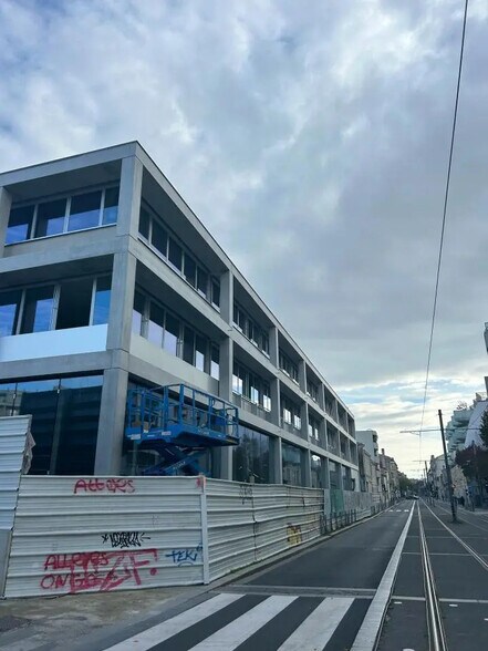 28 Avenue Emile Counord, Bordeaux à louer - Photo de l’immeuble – Image 3 sur 15