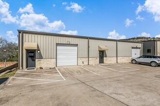5004 Bee Creek Rd, Spicewood, TX à louer Photo de l’immeuble– Image 2 sur 20