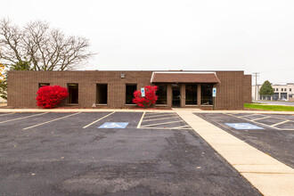2302-2320 Wisconsin St, Downers Grove, IL à louer Photo de l’immeuble– Image 2 sur 15