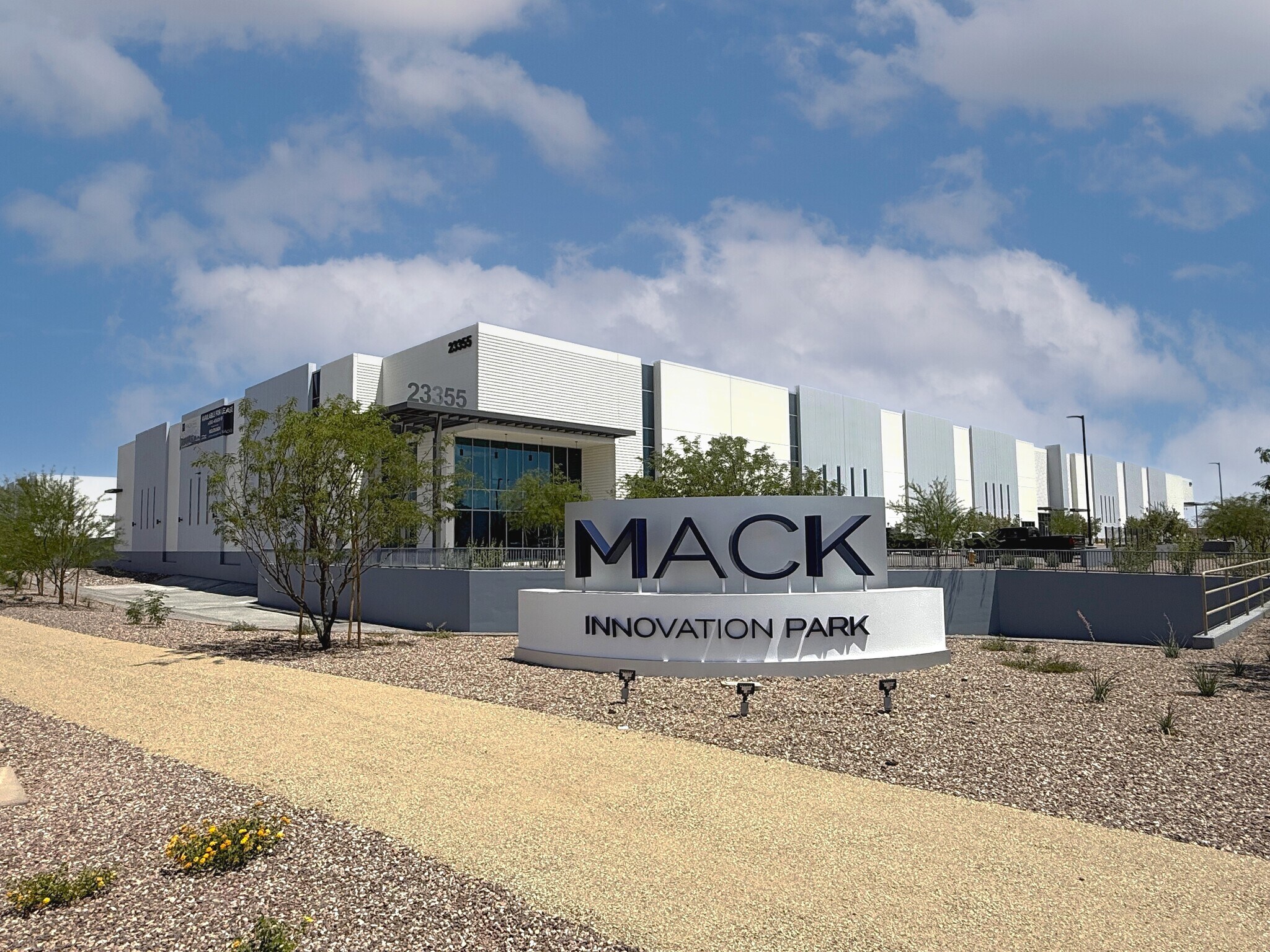 23555 N 7th Ave, Phoenix, AZ à louer Photo de l’immeuble– Image 1 sur 8