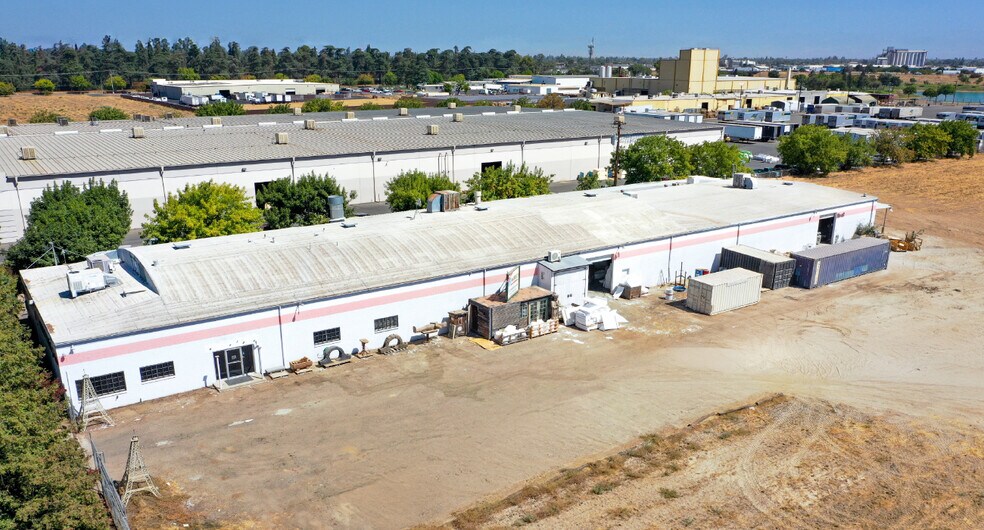411 S West Ave, Fresno, CA à louer - Photo de l’immeuble – Image 2 sur 8