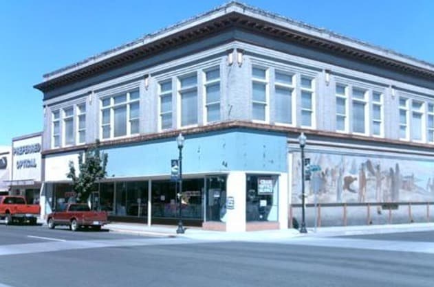 323 E 2nd St, The Dalles, OR à louer Photo principale– Image 1 sur 10