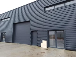 Plus de détails pour Local d'activités à louer