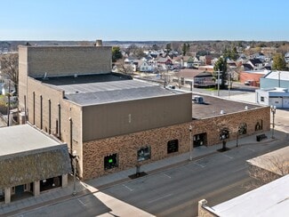 Plus de détails pour 1816 Washington St, Two Rivers, WI - Local commercial à vendre