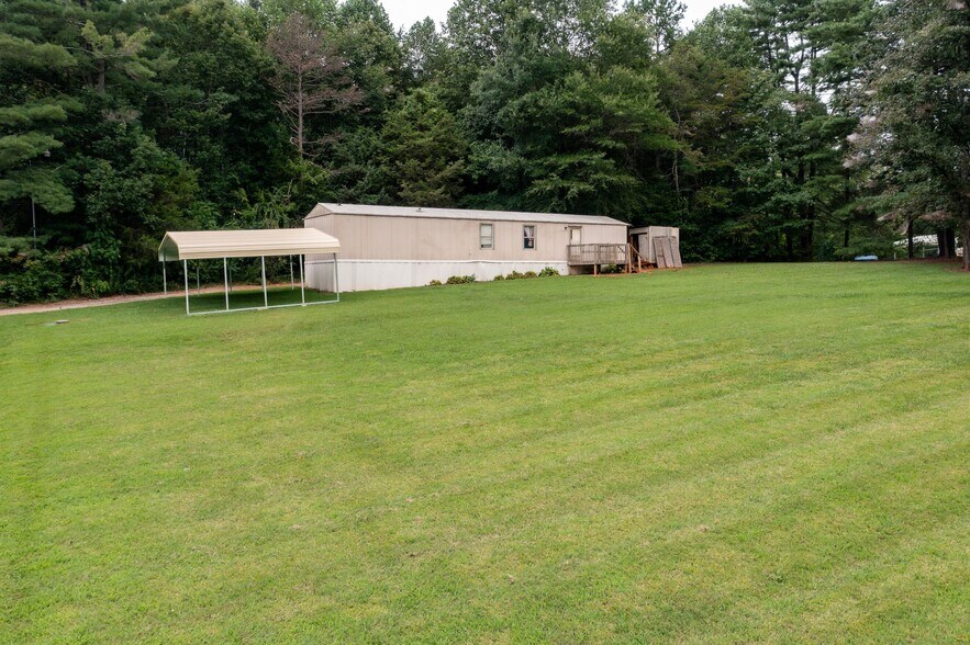 4745 Penrose Rd, Pfafftown, NC à vendre - Photo principale – Image 1 sur 1